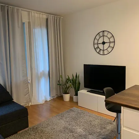 Apartament Pieni Kaksio Viihtyisaessae Martissa *