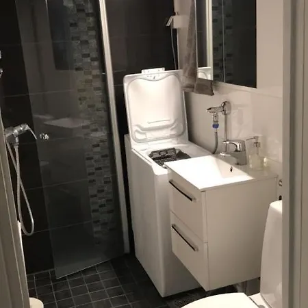 Pieni Kaksio Viihtyisaessae Martissa Apartment