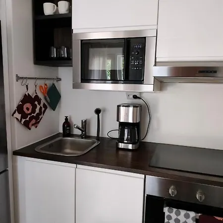 Apartament Pieni Kaksio Viihtyisaessae Martissa *