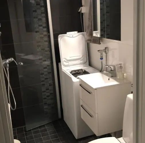 Pieni Kaksio Viihtyisaessae Martissa Apartamento